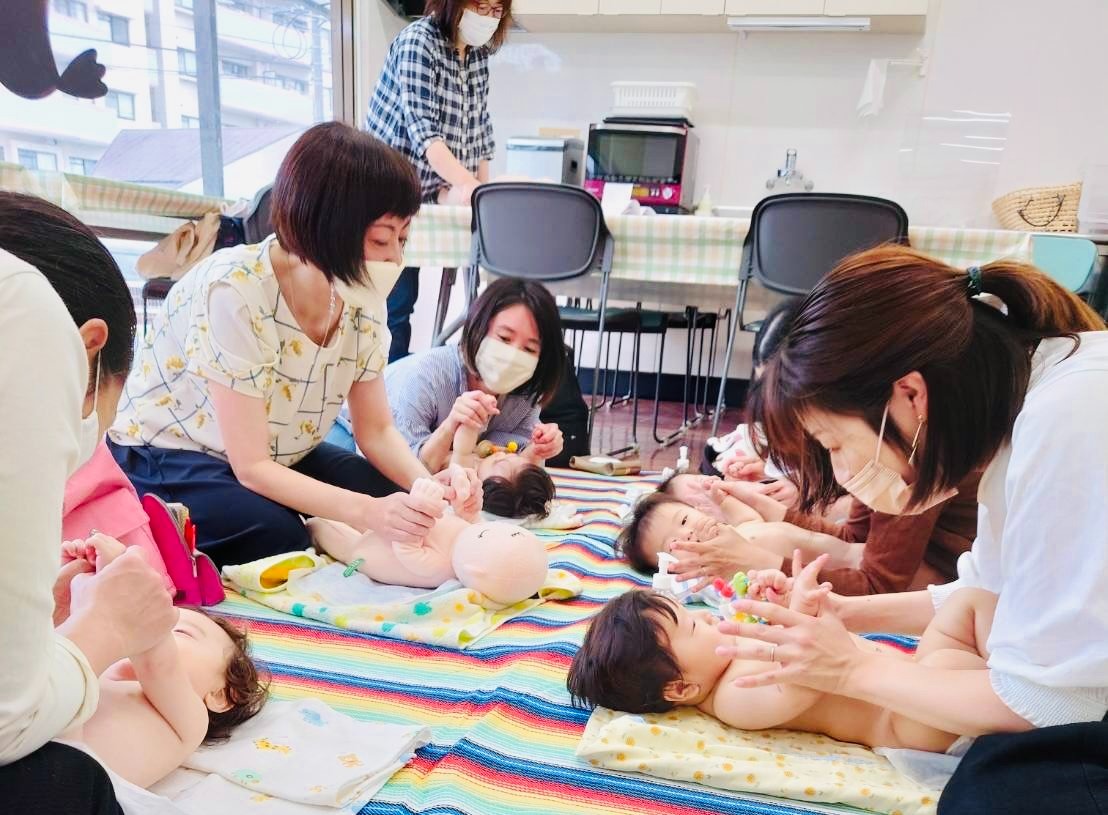 かわいい赤ちゃんとママ